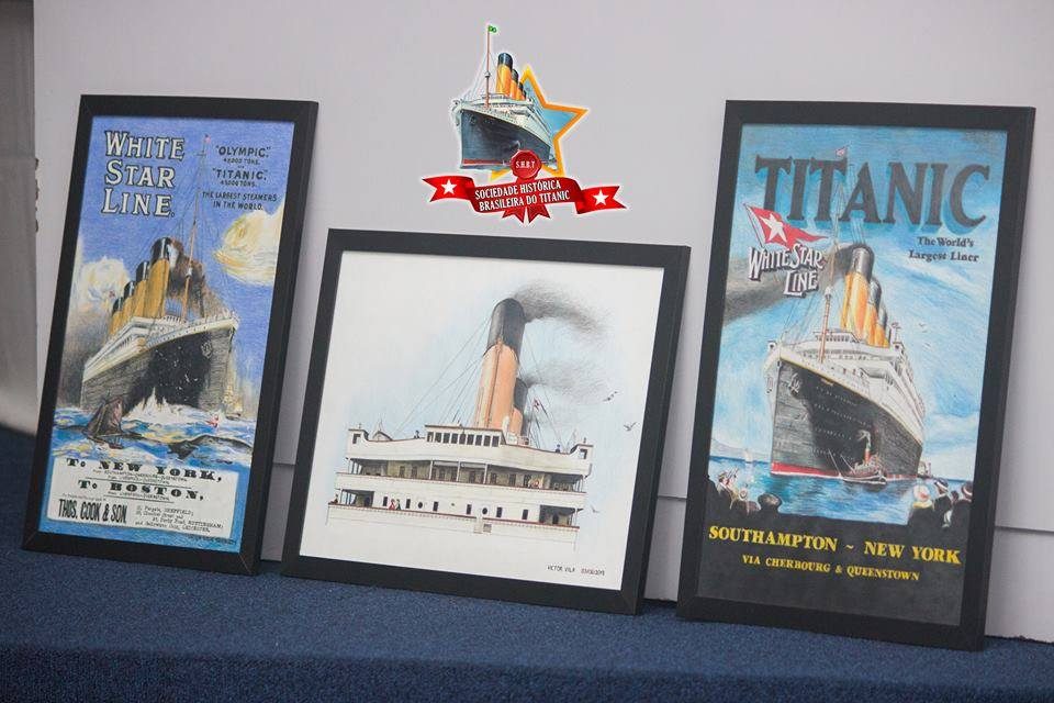 Pôsteres do Titanic expostos no evento